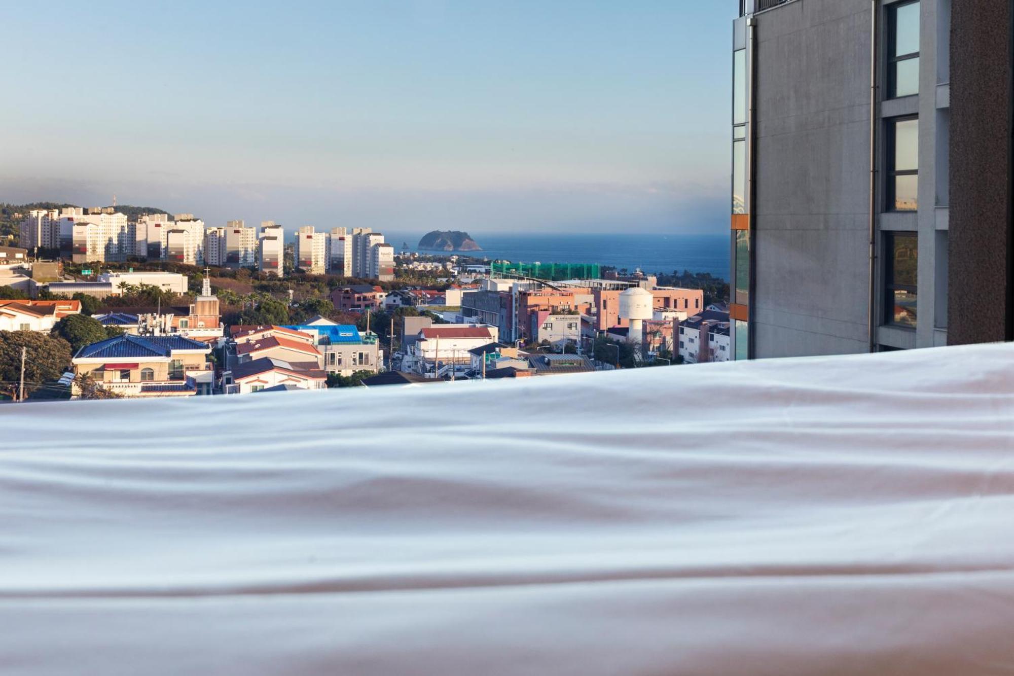 Tamara Jeju Hotel Согвипхо Экстерьер фото