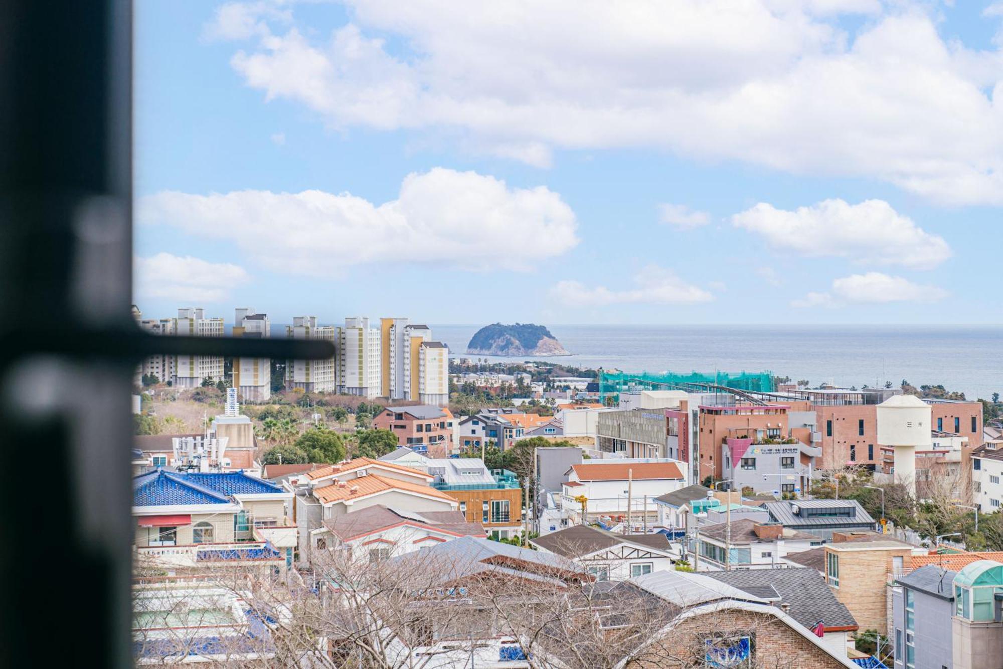 Tamara Jeju Hotel Согвипхо Экстерьер фото