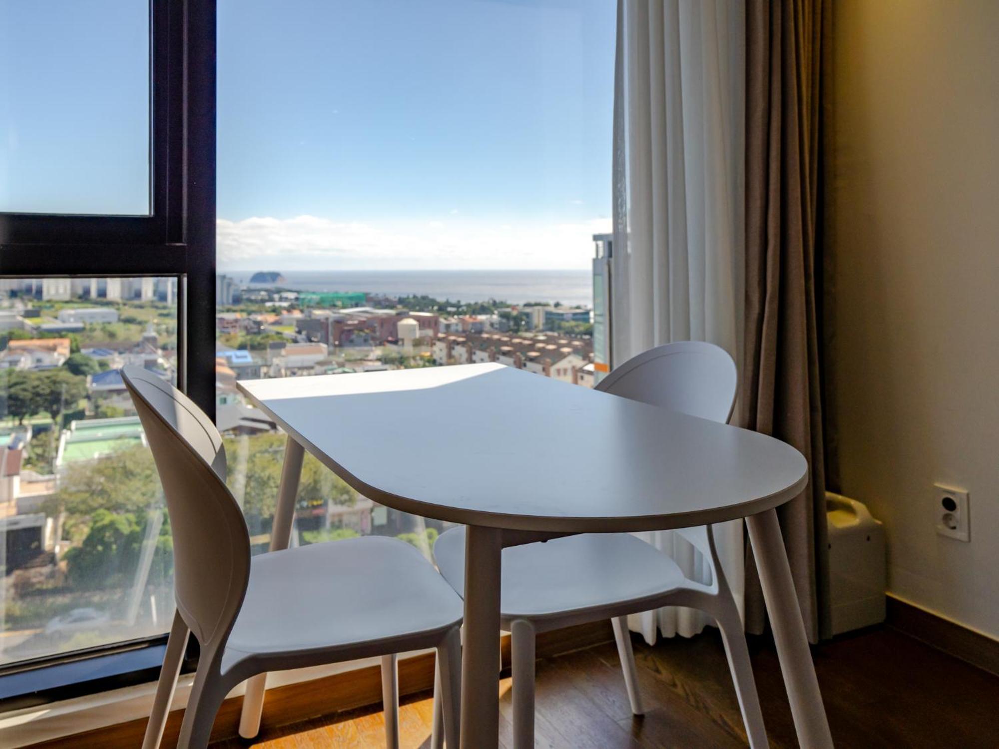 Tamara Jeju Hotel Согвипхо Экстерьер фото