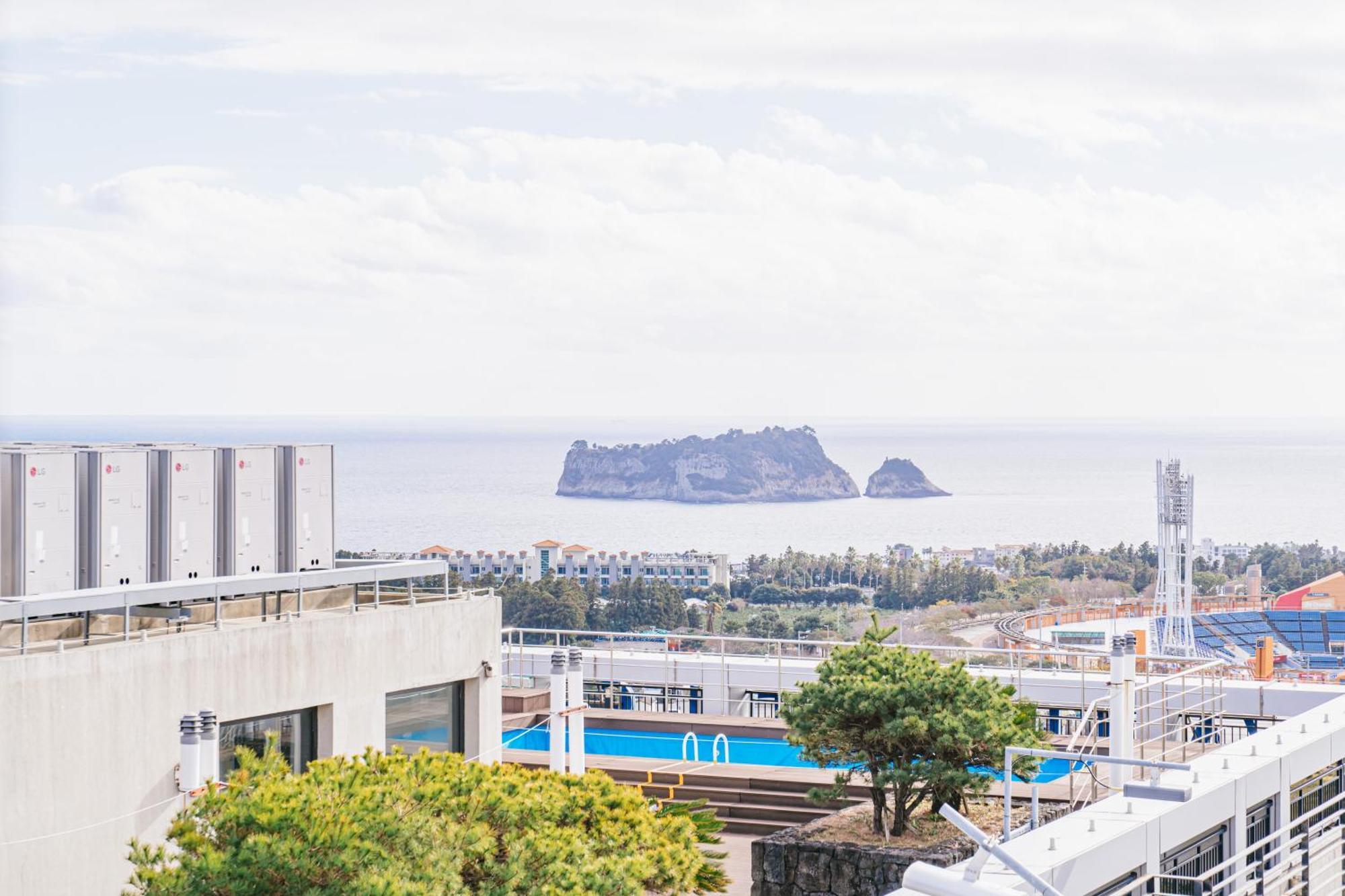 Tamara Jeju Hotel Согвипхо Экстерьер фото