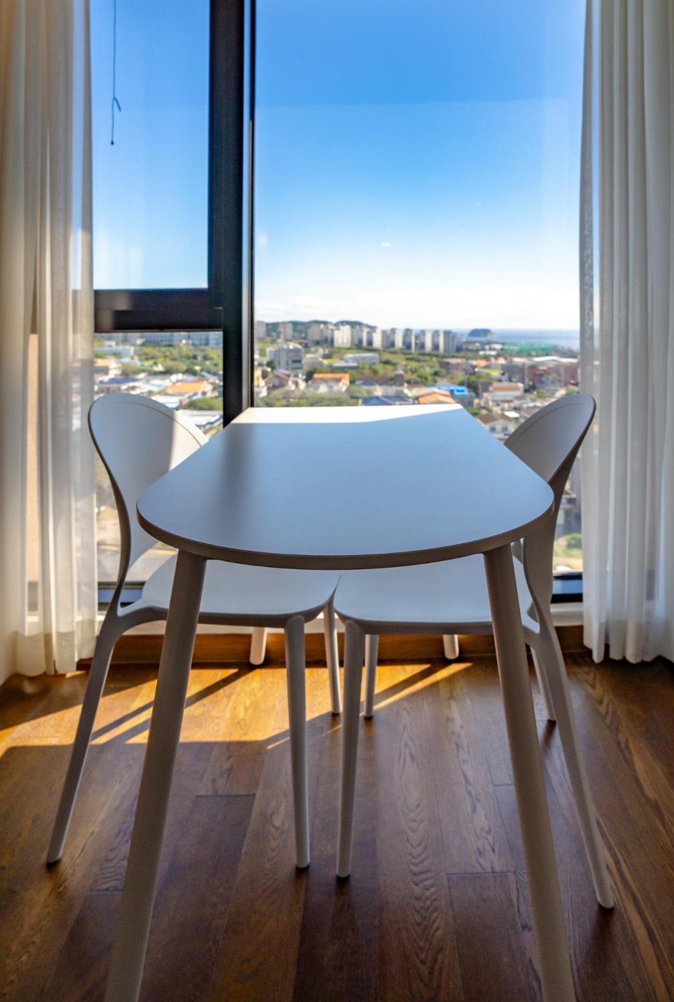 Tamara Jeju Hotel Согвипхо Экстерьер фото