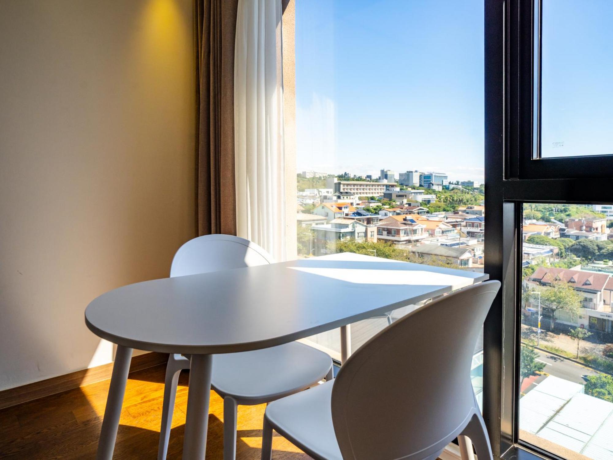 Tamara Jeju Hotel Согвипхо Экстерьер фото