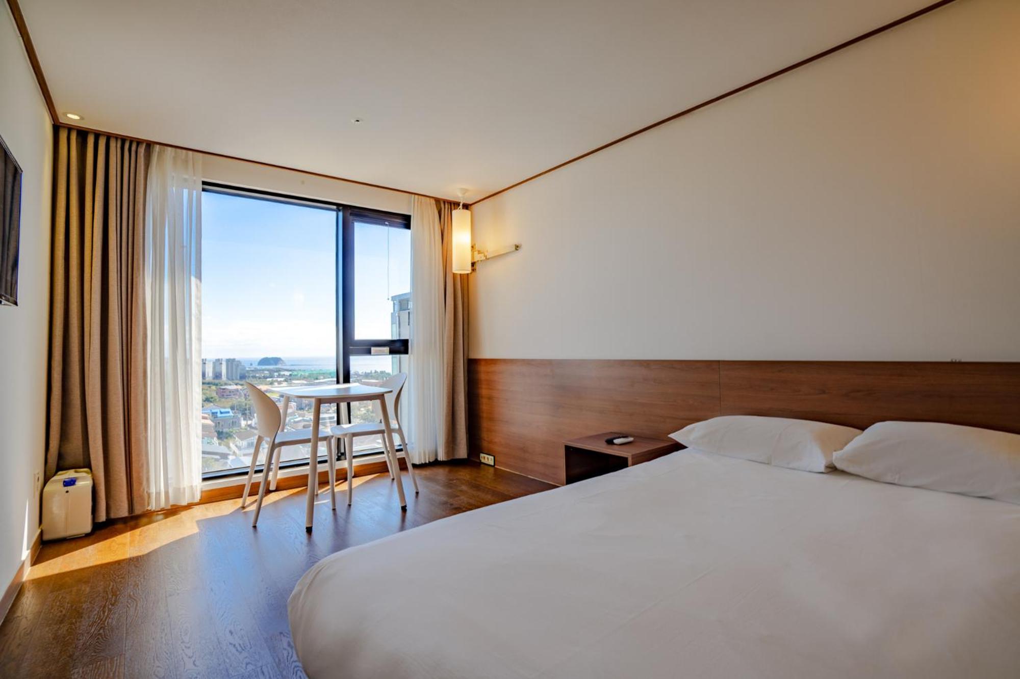 Tamara Jeju Hotel Согвипхо Экстерьер фото